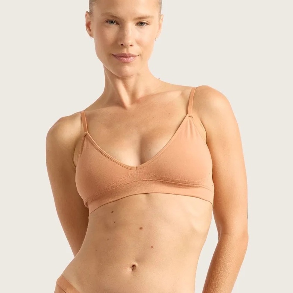 BOODY • NWT Triangle Bralette RW1